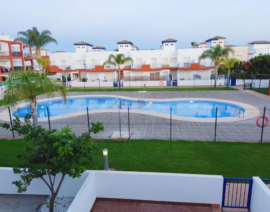ベラ Casa Familiar A Pie De Piscinaヴィラ エクステリア 写真